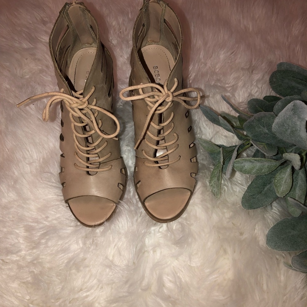 BCBG booties✨